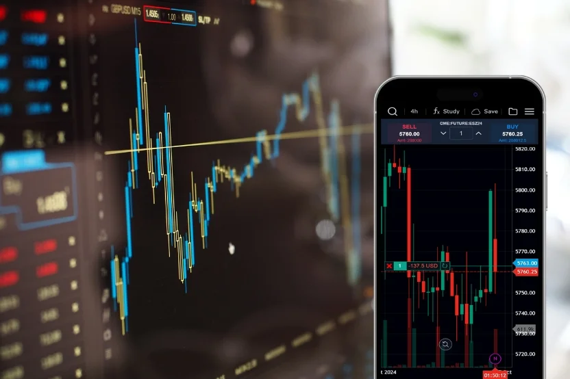 Demo Trading Vs Live Trading: Which One 
                Should You Start With? 
